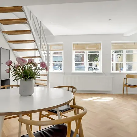 Townhouse In The Heart Of - Possibility Of Own Parking Space Оденсе