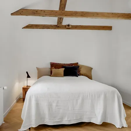 Дом отдыха Townhouse In The Heart Of - Possibility Of Own Parking Space *