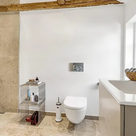 Дом отдыха Townhouse In The Heart Of - Possibility Of Own Parking Space Оденсе