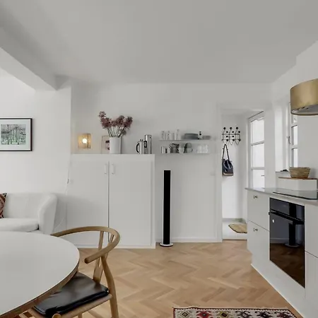 Townhouse In The Heart Of - Possibility Of Own Parking Space * Оденсе